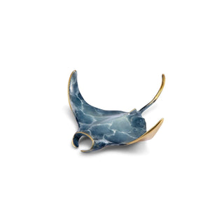 SPI Figurine, 6 1/2 x 5 1/2 x 2 inches, Multicolored