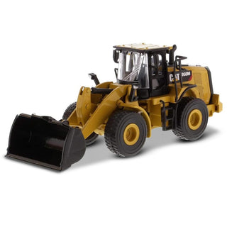 Diecast Masters Non Riding Toy Vehicle, 2.25 x 1.88 x 5.38 inches, Multicolor