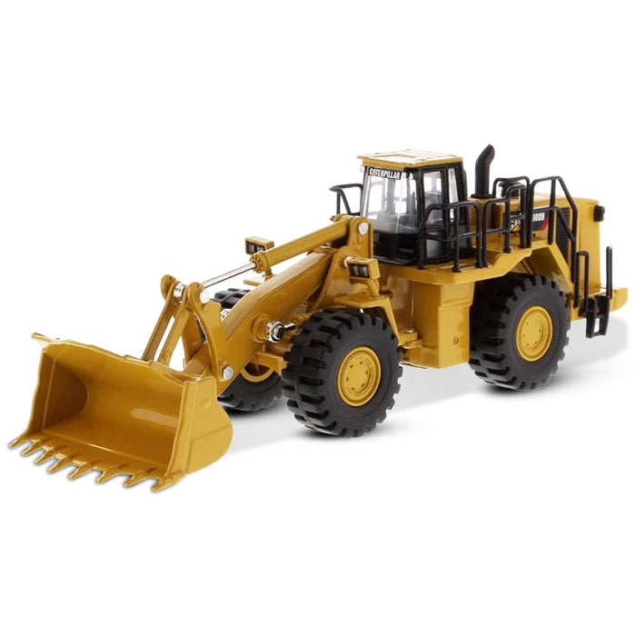 Diecast Masters Non Riding Toy Vehicle, 7.75 inches x 2.25 inches x 2.625 inches