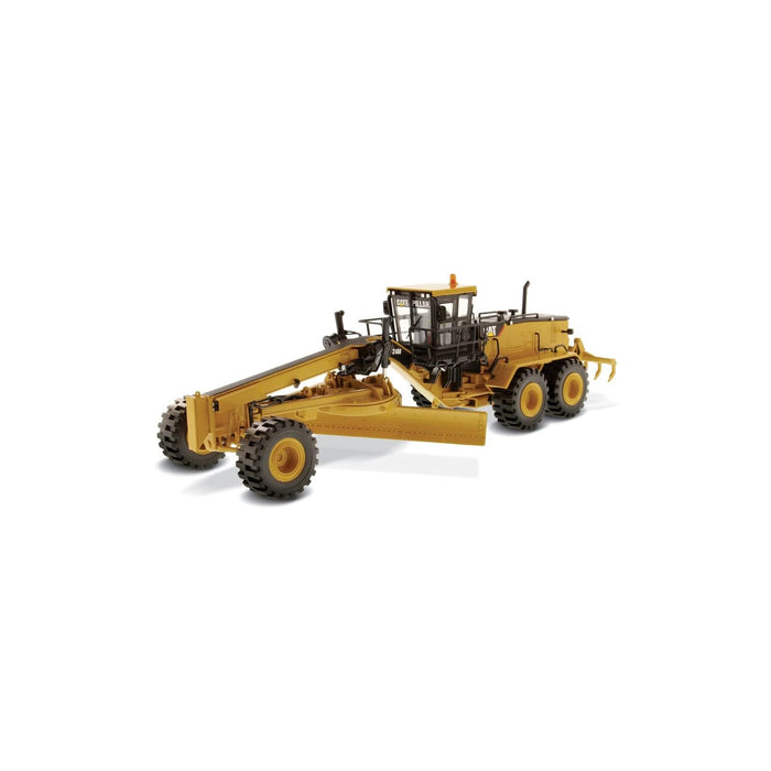 Diecast Masters Non Riding Toy Vehicle, Medium, 24m