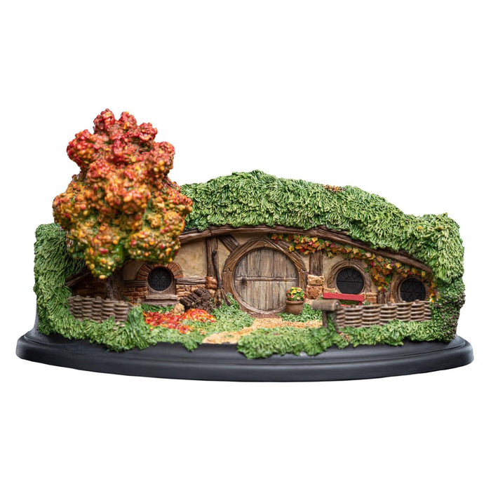 Weta Workshop Sculpture, 15.2 cm x 18.7 cm x 6 cm, Autumnal Or Red, Orange, Yell