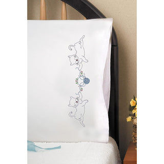 Design Works Crafts Pillowcase, Standard, Cats With Yarn