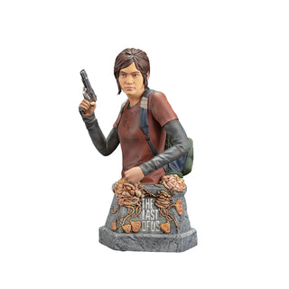 Dark Horse Comics Sculpture, 7.5 inches (H) x 3.5 inches (W), Multicolor