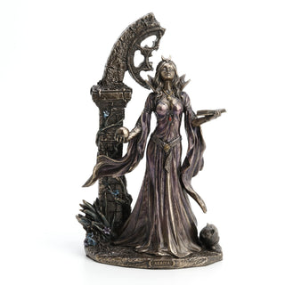 Veronese Design Figurine, 6 1/8 x 4 1/2 x 9 7/8 inches, Bronze