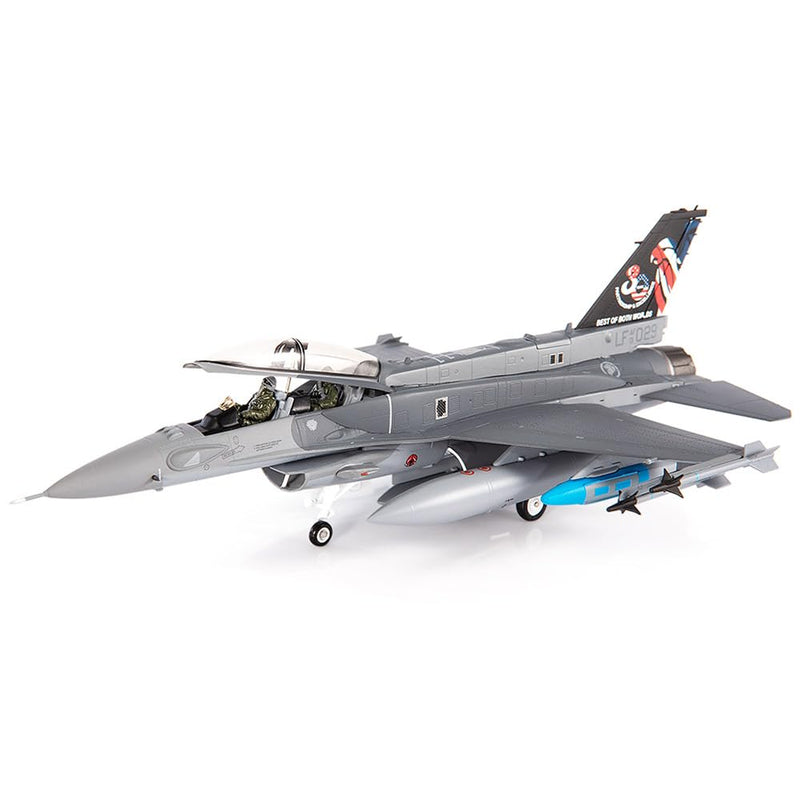 JC Wings | 1:72 Scale Model Military Aircrafts | F-16D Fighting Falcon, Republic of Singapore Air Force, 425th Fighter Squadron, Peace Carvin II, 30th Anniversary, 2023 | Model JCW-72-F16-024