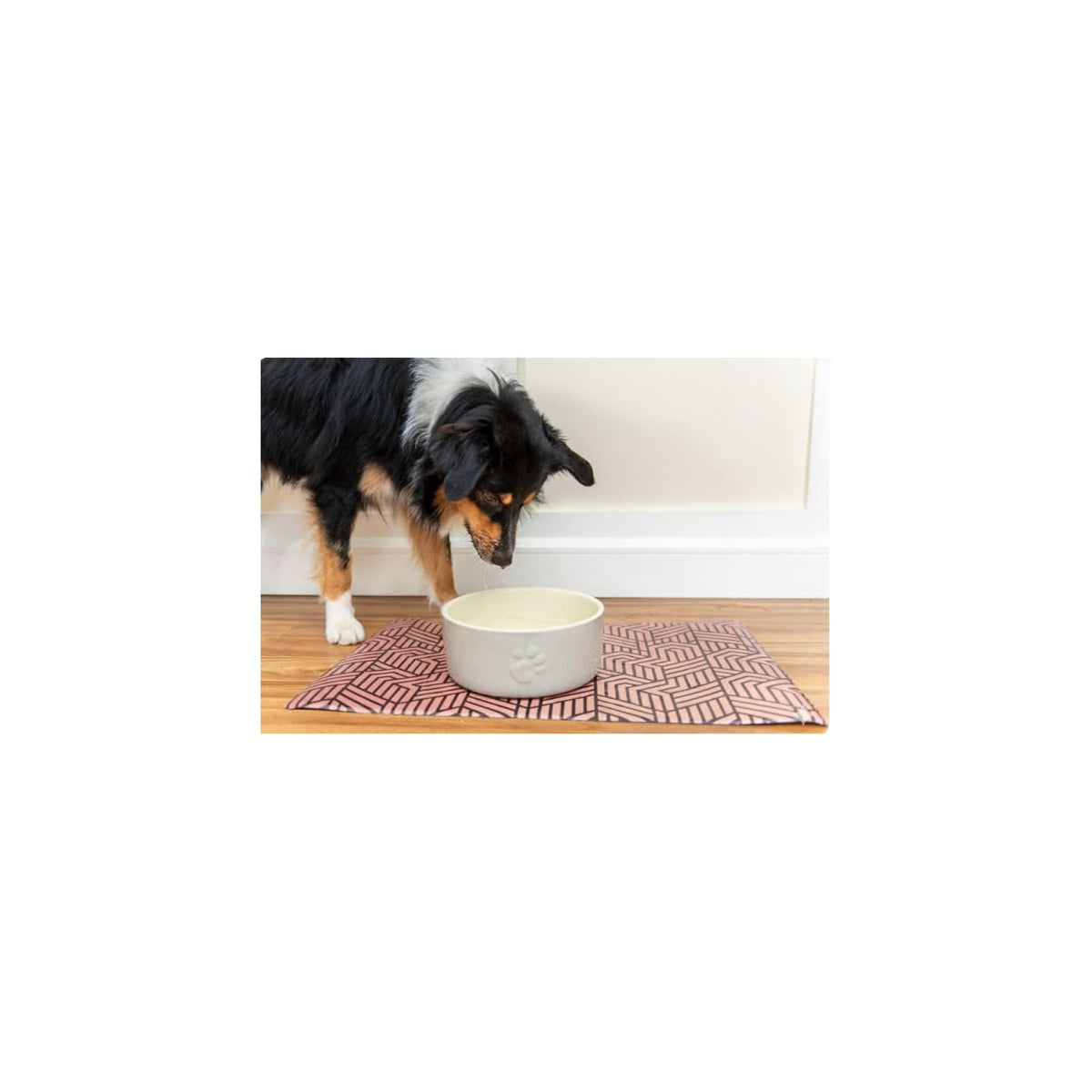 Uniklook Pet Placemat, 28"L x 28"W, White