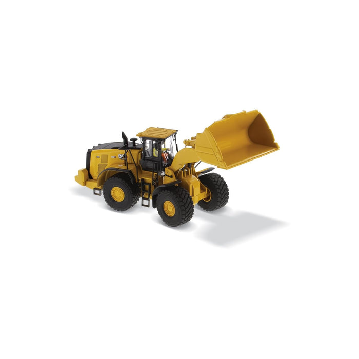 Diecast Masters Non Riding Toy Vehicle, 8.5 inches L x 2.75 inches W x 3.25 inch