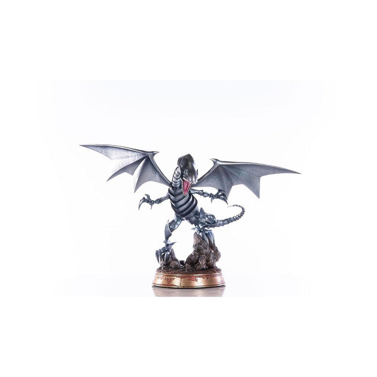 Dark Horse Yu-Gi-Oh! Blue-Eyes White Dragon Silver Variant 14 Inch Statue