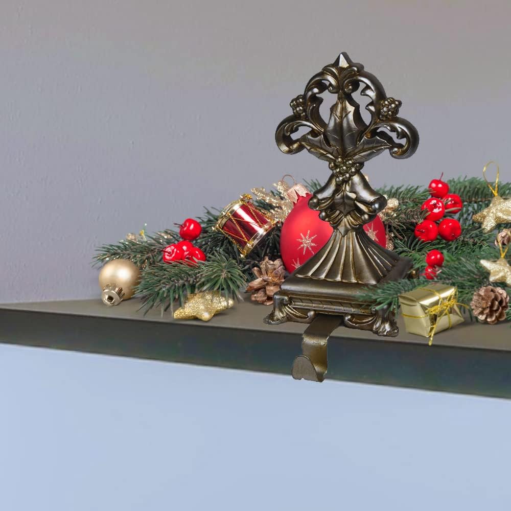 Comfy Hour Winter Holiday Home Collection Resin Christmas Leaves Stocking Hanger, Champagne