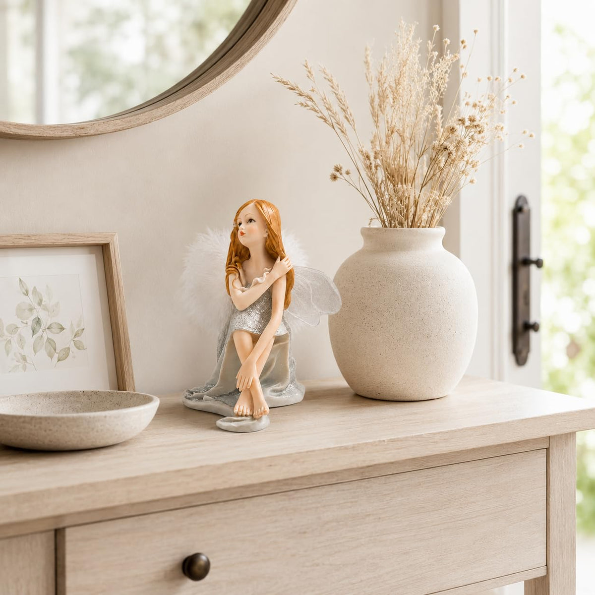 Comfy Hour Figurine, 5.3" x 4.5" x 3", Silver White