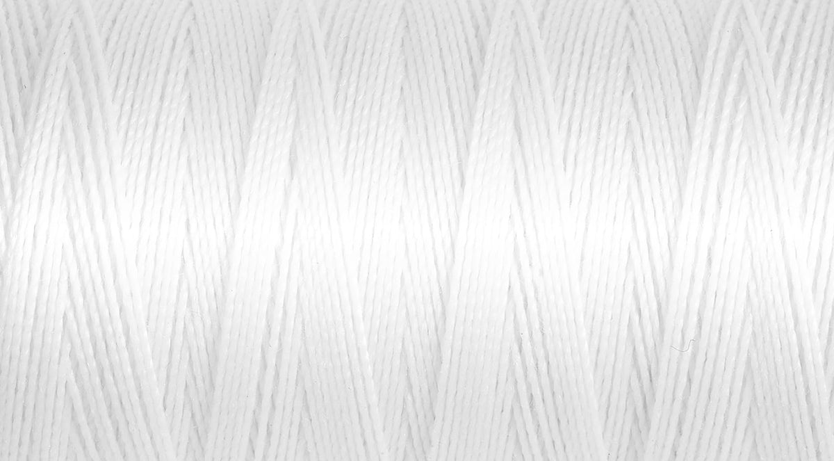 Gütermann Yarn, 5.5x2.5x2.5 cm, White