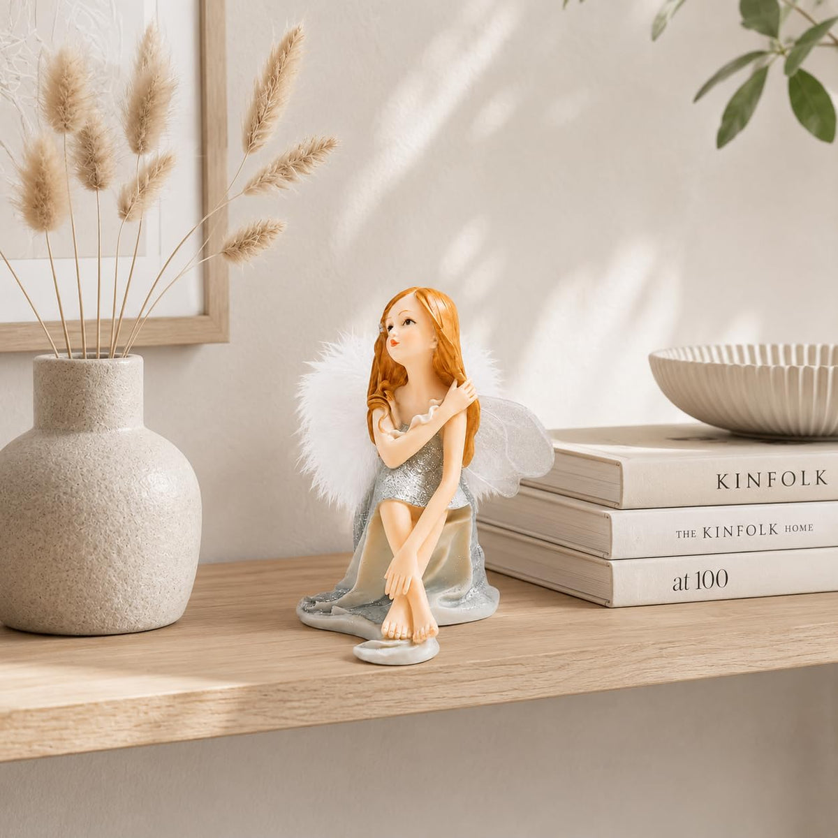 Comfy Hour Figurine, 5.3" x 4.5" x 3", Silver White