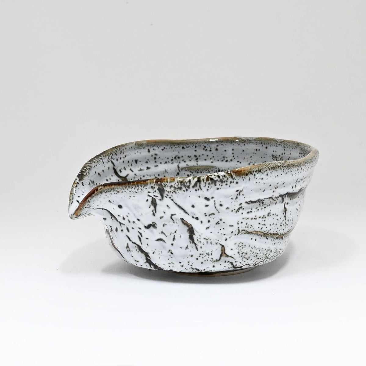 Urban Tokyo Dishware Bowl, 18 Ounce, Yuzu Shiro (White Brown)