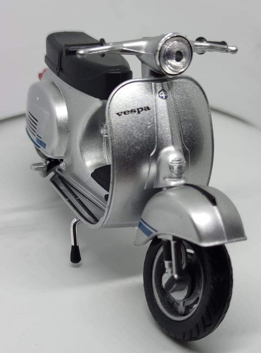 New Ray Toys 1:12 Scale Vespa 125 Primavera ET3
