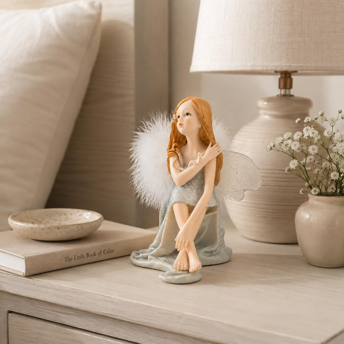 Comfy Hour Figurine, 5.3" x 4.5" x 3", Silver White