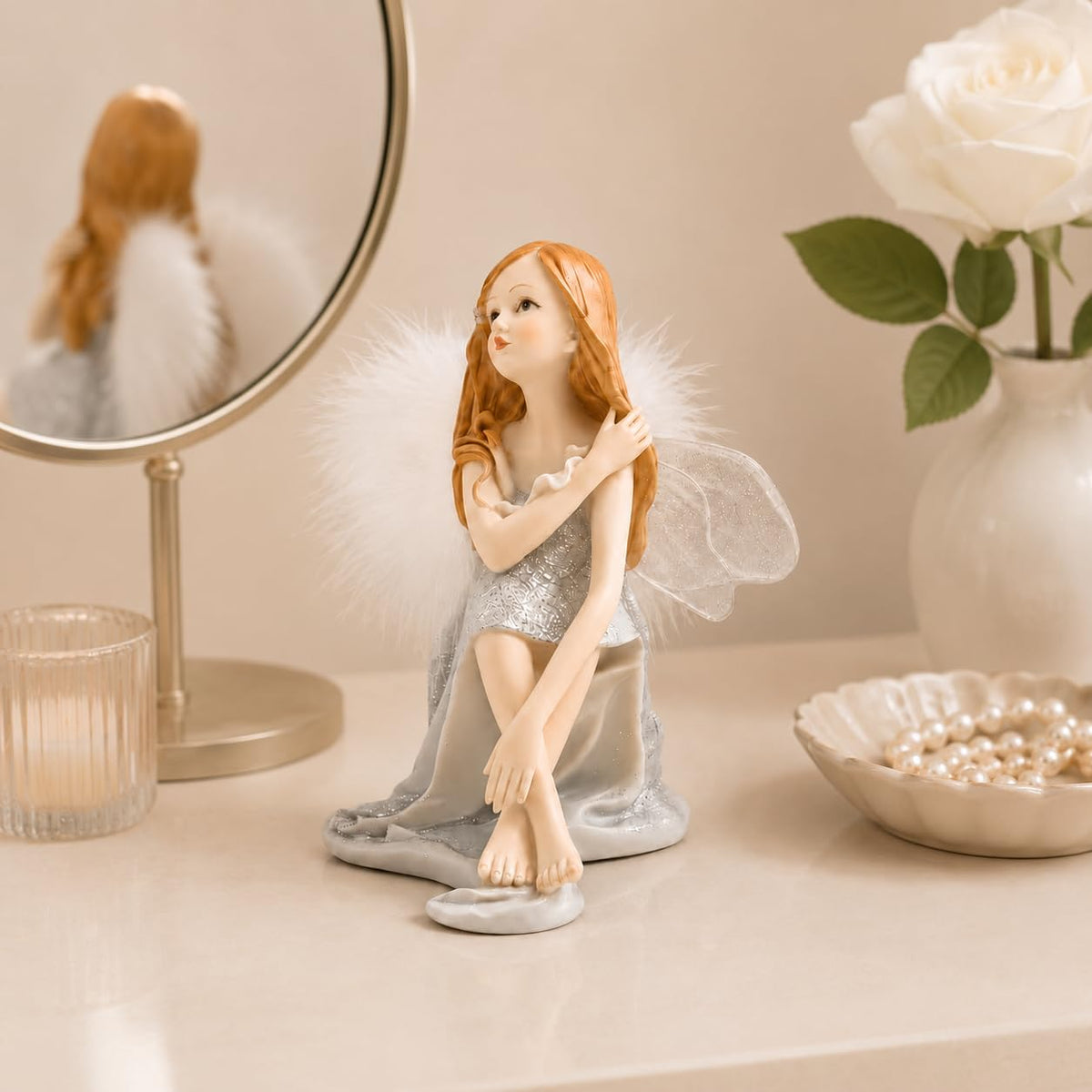 Comfy Hour Figurine, 5.3" x 4.5" x 3", Silver White