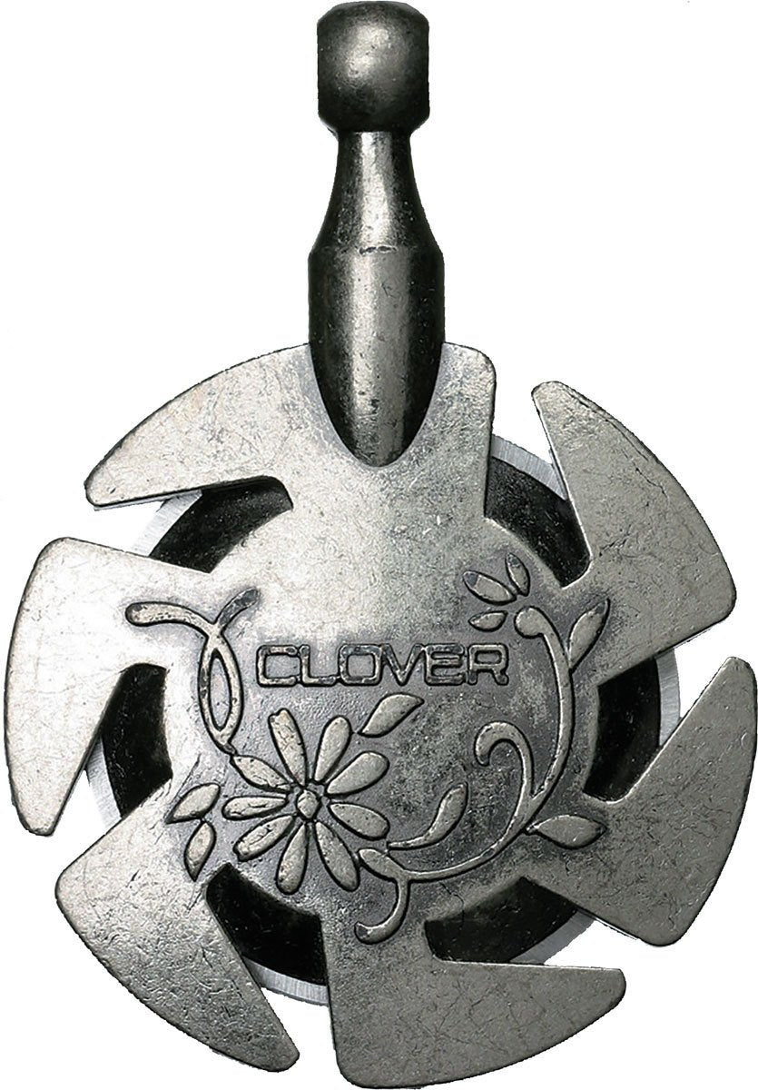 Clover 3106 Yarn Cutter Pendant, Antique Silver