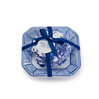 Two's Company 53597 Willow Sandalwood Scented French Milled Soap with Porcelain Tray, Blue, 5-inch Width