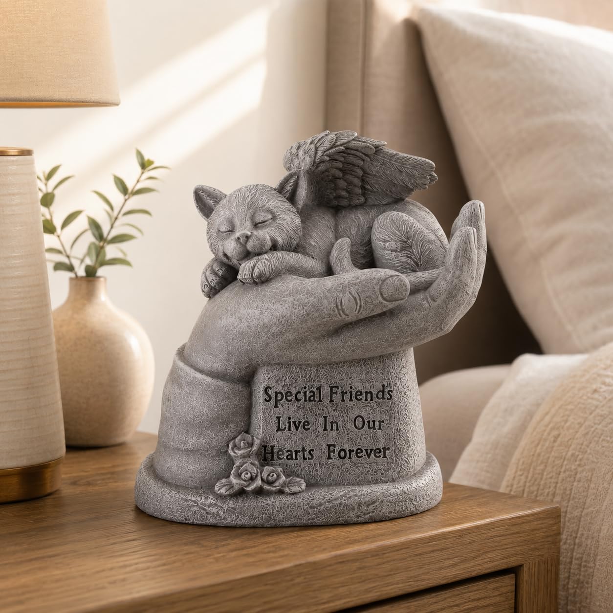 Comfy Hour Loving Memory Collection Resin Memorial Cat Angel in Hand Pet Statue, Handmade Beige, Faithful Memory of Cat's Bereavement, Special Friends Live In Our Hearts Forever