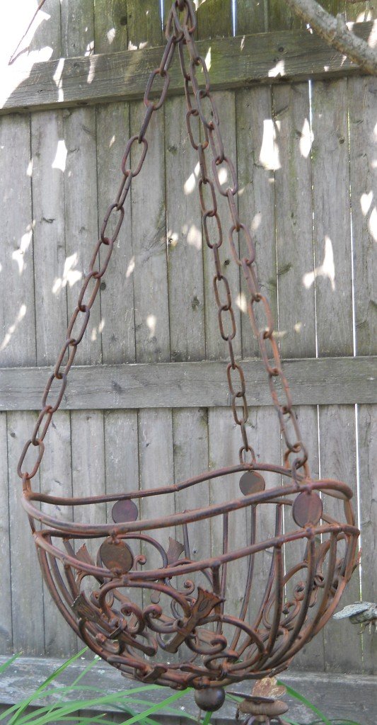 10" Iron Hanging Planter