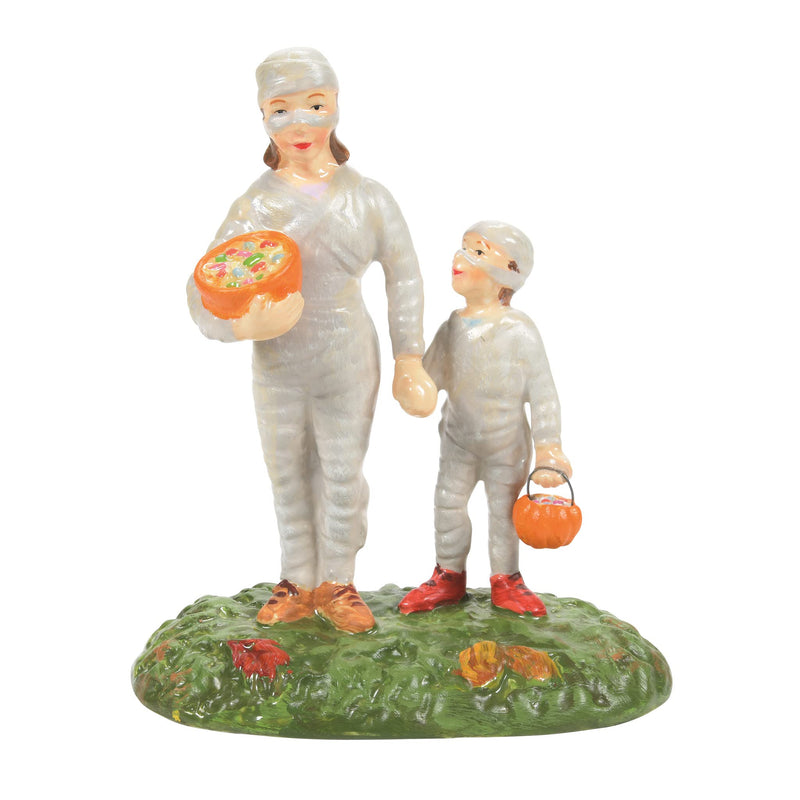 *Department 56 Snow Village Halloween Mommy Treats, Village Figure, 4.53 Inch, Multicolor