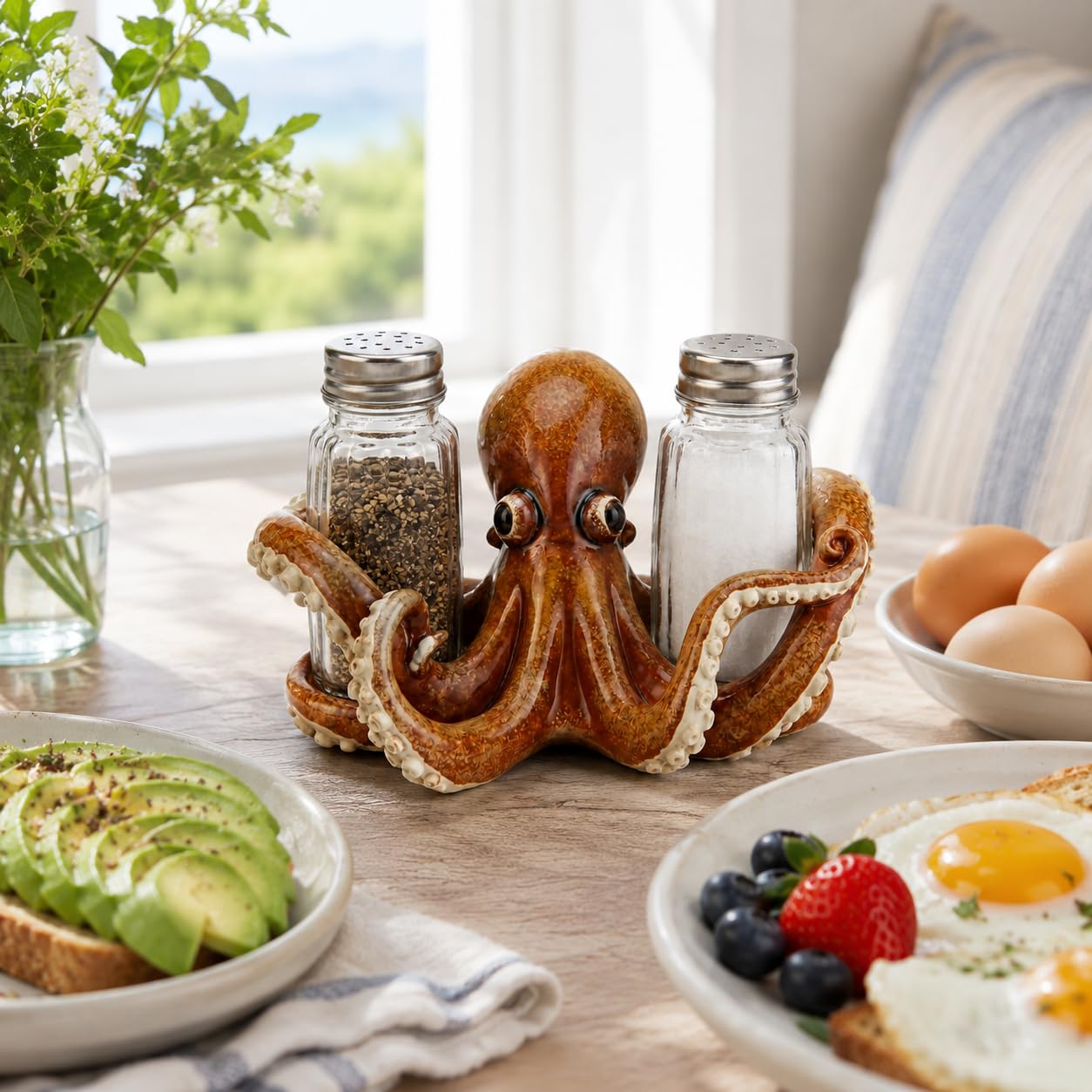 Comfy Hour 6.1 Inch Octopus Salt and Pepper Holder, Glass Shakers, Set of 2
