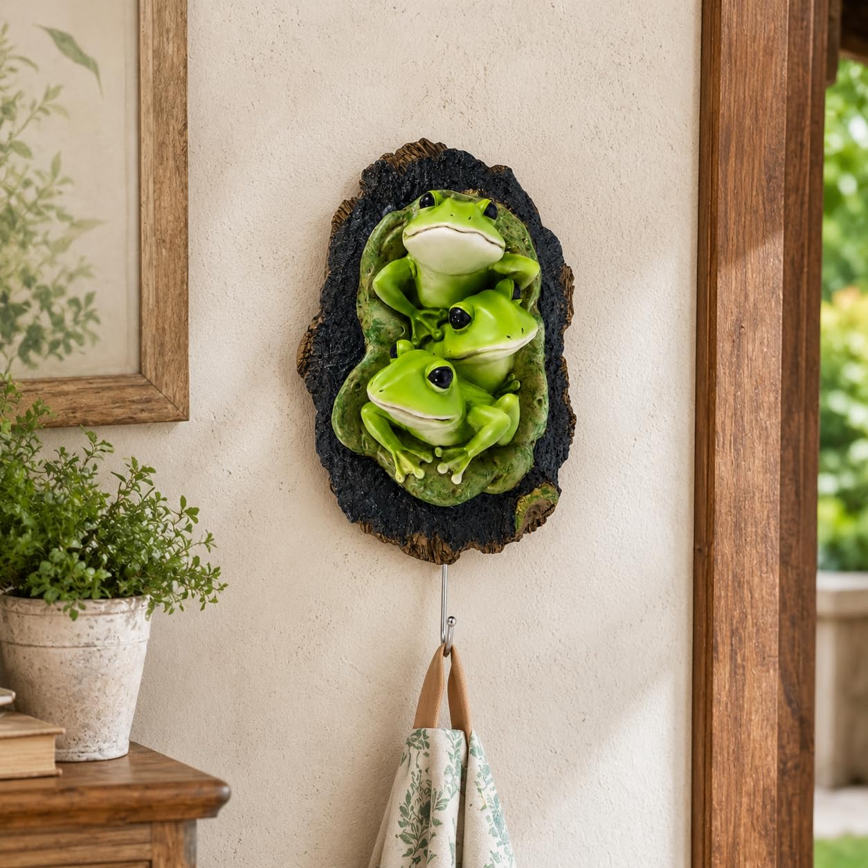 Comfy Hour 9.3 Inch Frog Figurine Wall Hanger, Tree Cavity Hook