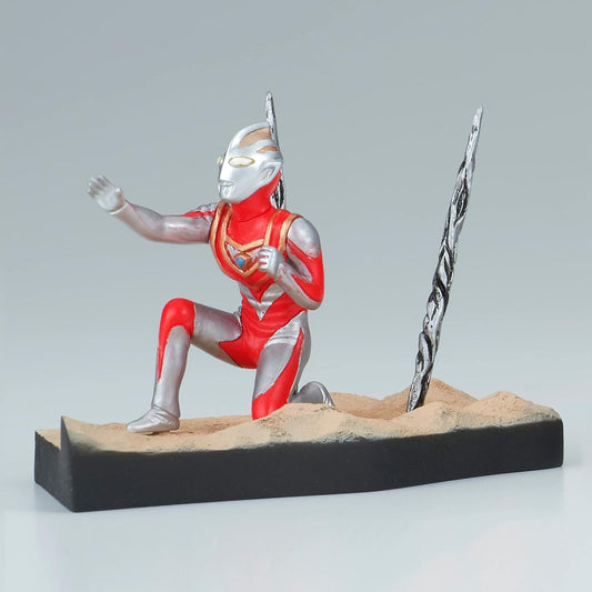 Banpresto Figurine, Small, Red