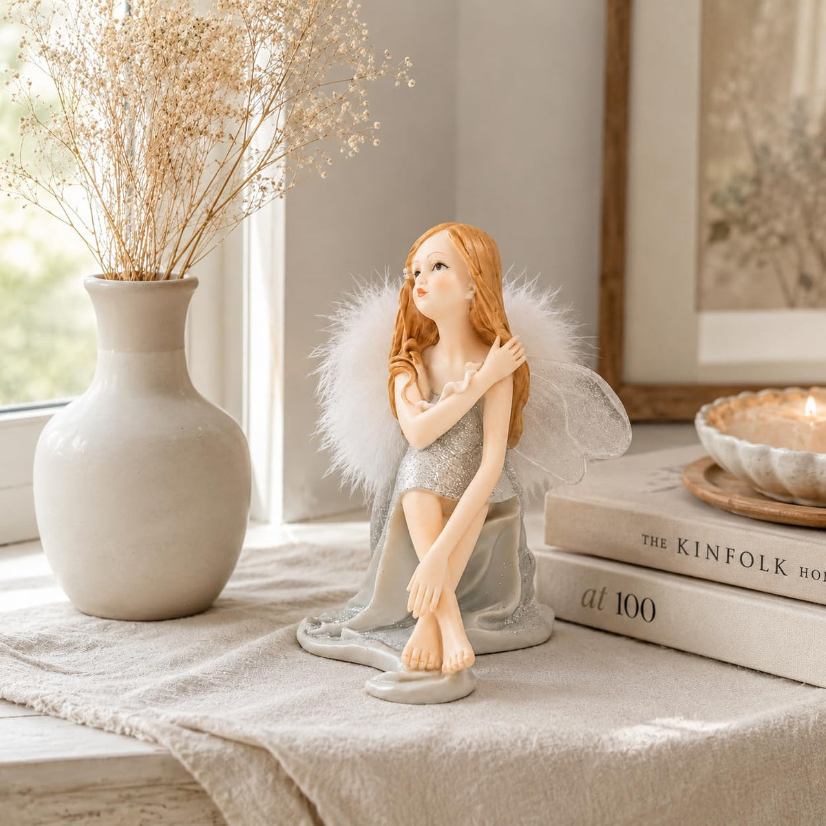 Comfy Hour Figurine, 5.3" x 4.5" x 3", Silver White