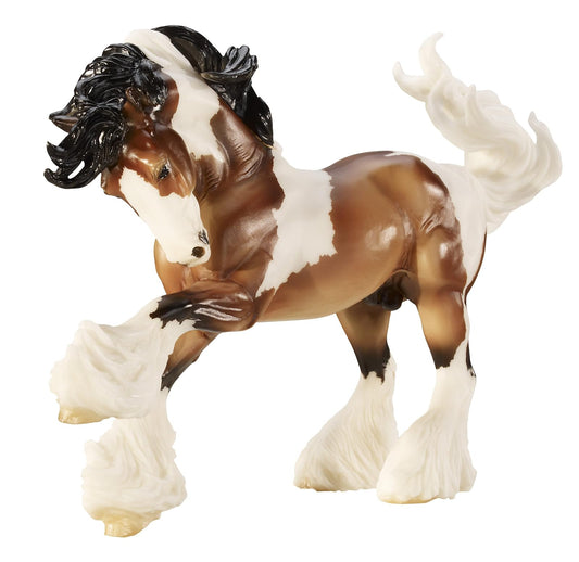 Breyer Horses Breyer Traditional Series Gypsy Vanner | Model Horse Toy | 13" x 8.5" | 1:9 Scale | Model # 1497