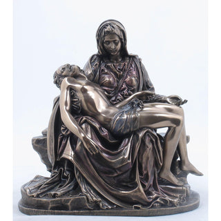 Sculpture by US