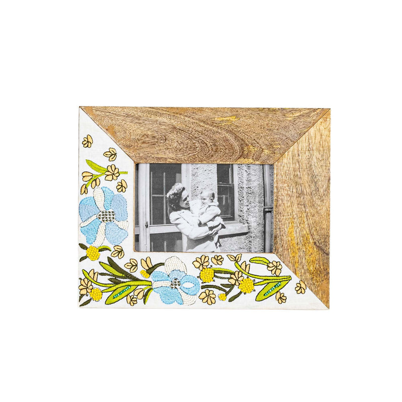 Foreside Home & Garden Embroidered Picture Frame Mango Wood, MDF, Cotton, Plastic Beads & Glass