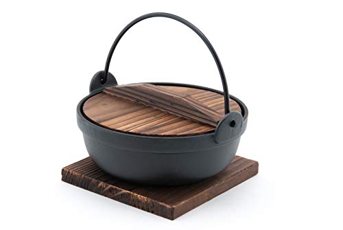 FMC Fuji Merchandise Japanese Style Cast Iron Sukiyaki Tetsu Nabe Pot with Wooden Lid and Tray Quality Enamel Coating (28 fl. oz) 6.75" Diameter