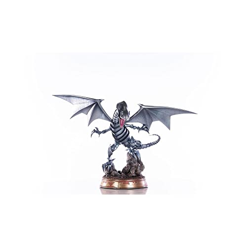 Dark Horse Yu-Gi-Oh! Blue-Eyes White Dragon Silver Variant 14 Inch Statue
