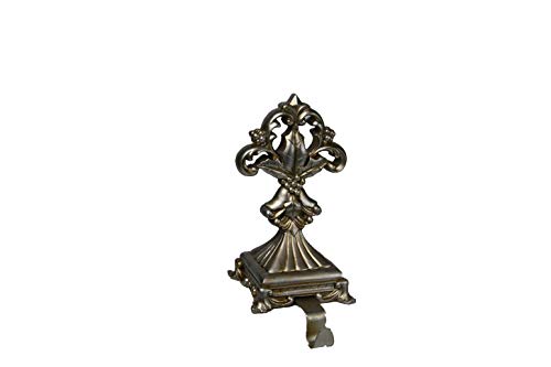 Comfy Hour Winter Holiday Home Collection Resin Christmas Leaves Stocking Hanger, Champagne