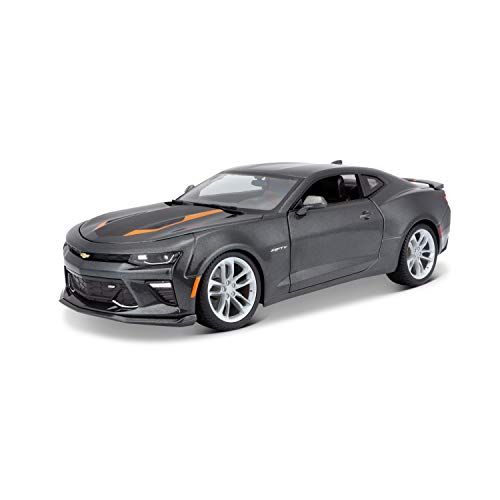 Maisto 1: 18 2017 50th Anniversary Chevrolet Camaro (Colors May Vary)
