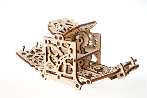 Ukidz UGEARS Mechanical Wooden Puzzle Model Modular Dice Keeper Device for Card Games