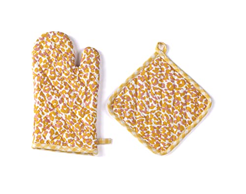 Shiraleah Nora Pink Leopard Print Pot Holder and Oven Mitt Set