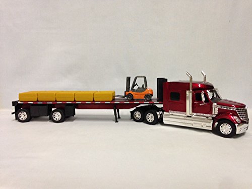New Ray Toys International Lonestar Flatbed Trailer,with Hay Bales and Forklift,1:32 Diecas