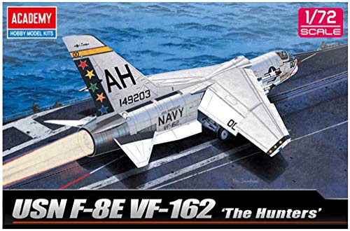 MRC Academy USN F-8E VF-162 "The Hunters" Model Kit