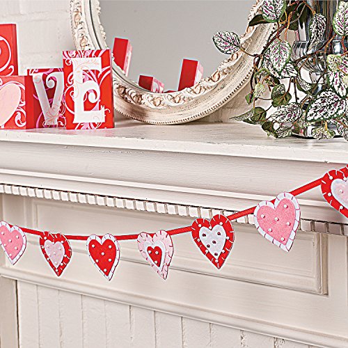 Fun Express Layered Felt Heart Garland for Valentine&