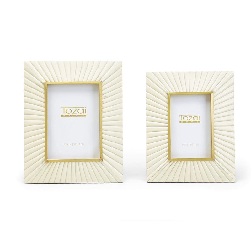 TOZAI Sunburst Set of 2 Photo Frames with Brass Border Includes 2 Sizes: 4" x 6" and 5" x 7"